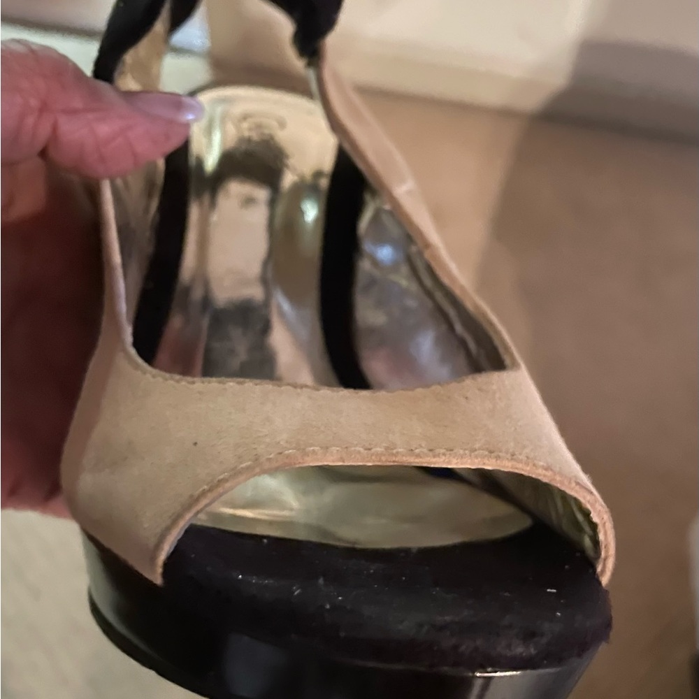 Shoes - Picture 6 of 13